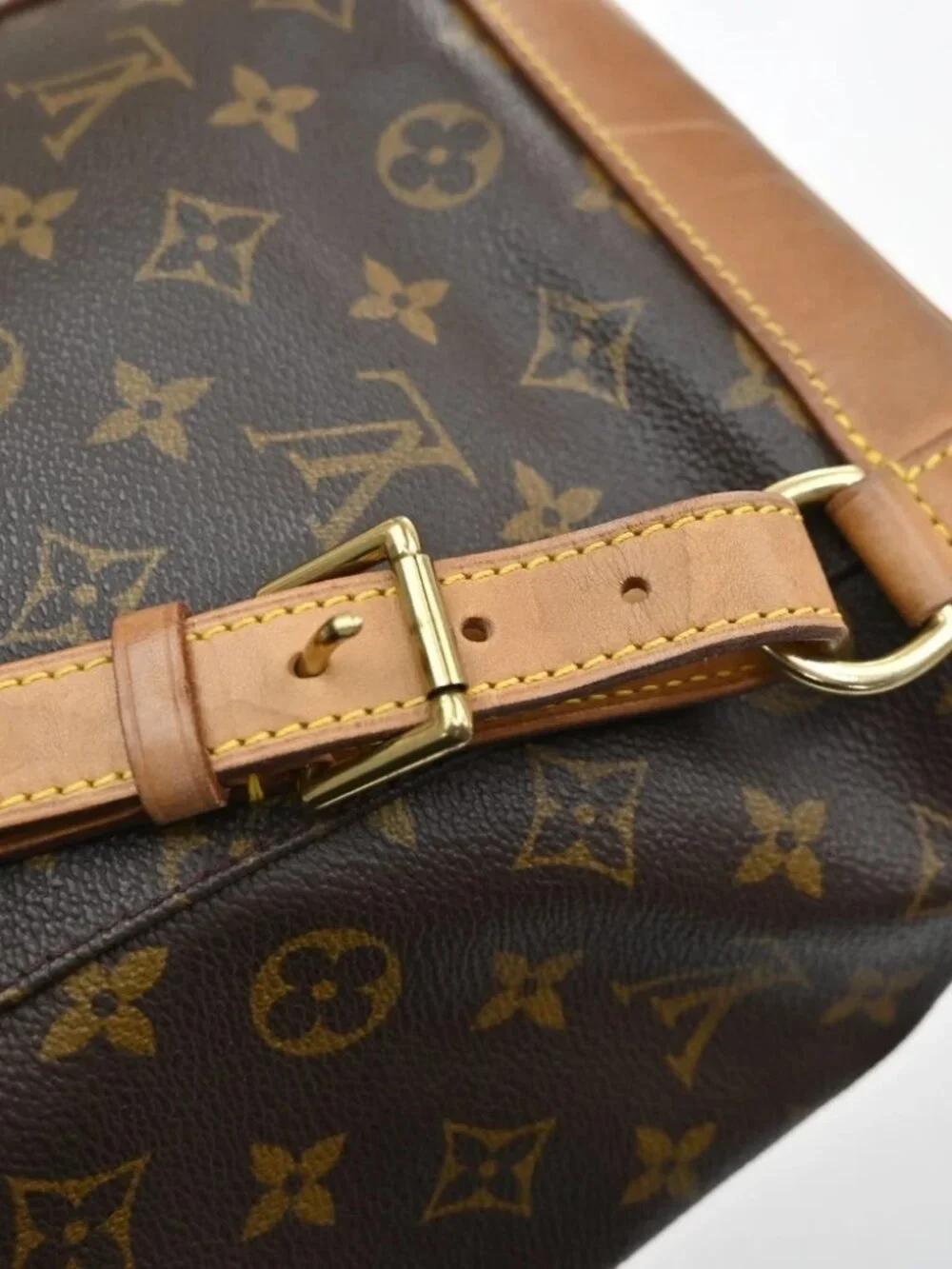 Louis Vuitton 👇please check